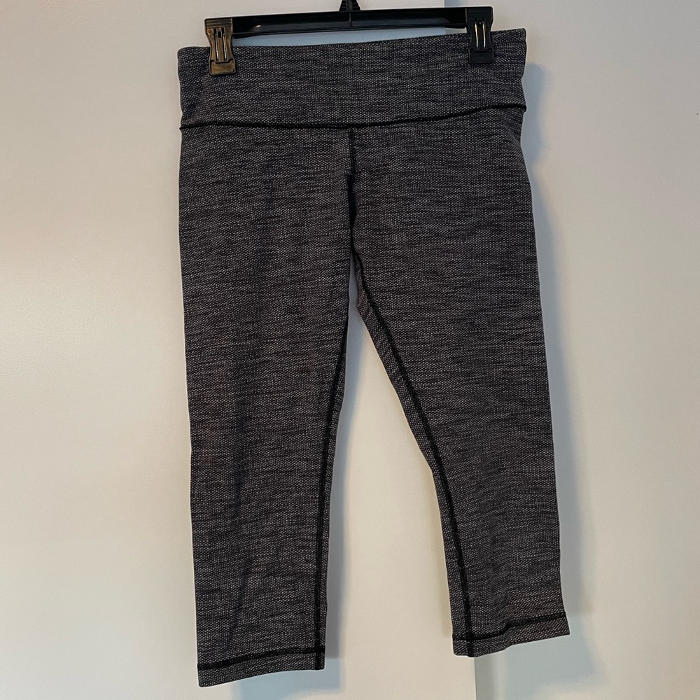 EUC Lululemon Wunder Under Crop Grey Textured Leggings | Women’s Activewear